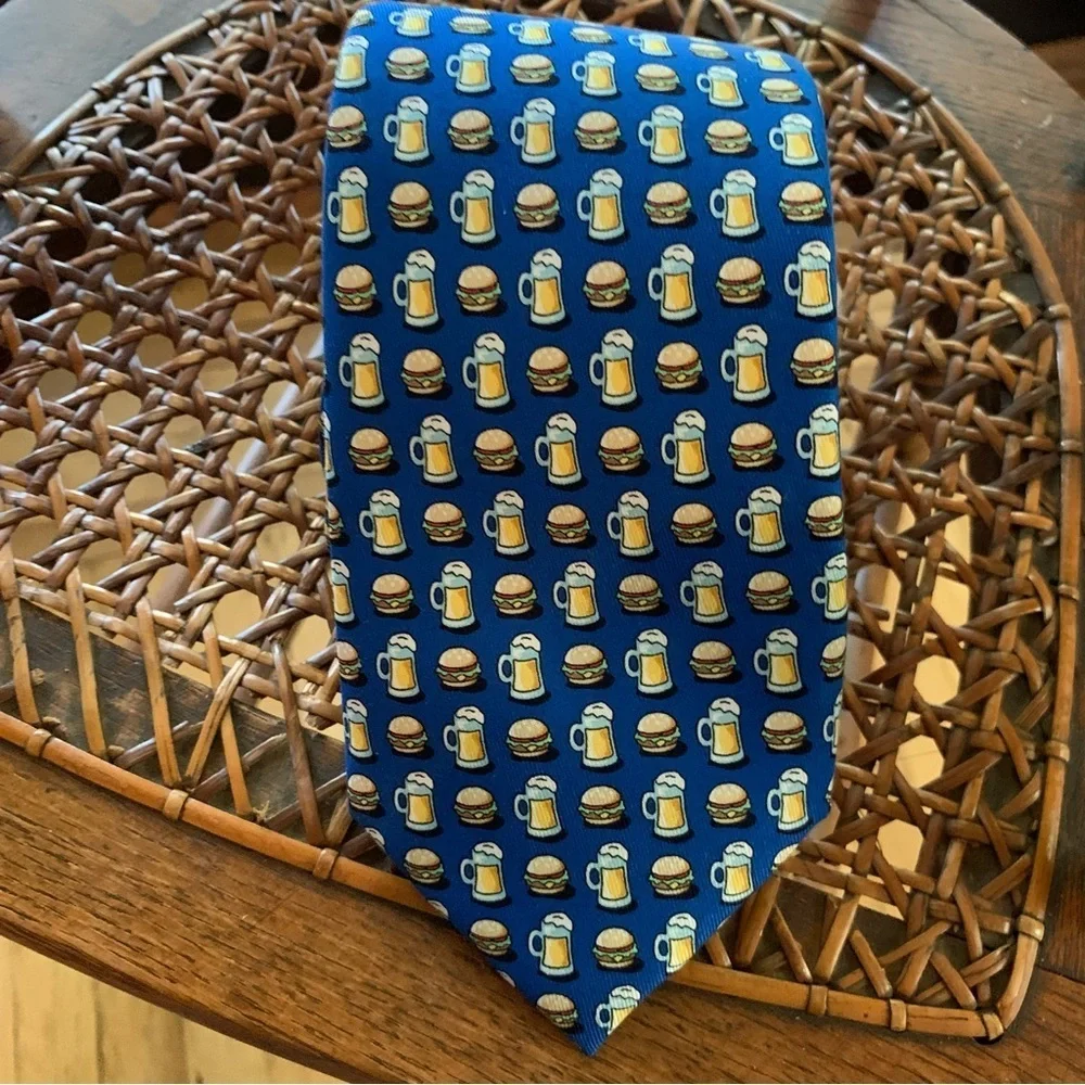 VINEYARD VINES | EUC Summer BBQ Royal Blue Silk Tie Marthas Vineyard Burger Beer
